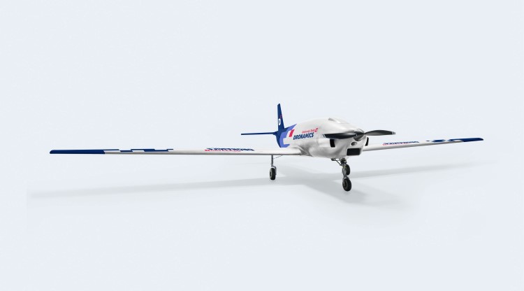 En drönare som liknar ett flygplan mot en vit bakgrund